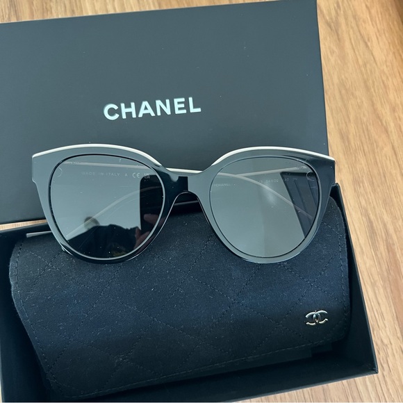 CHANEL Accessories - Chanel Butterfly Glasses, Item# A71339S53430CCI. Full set